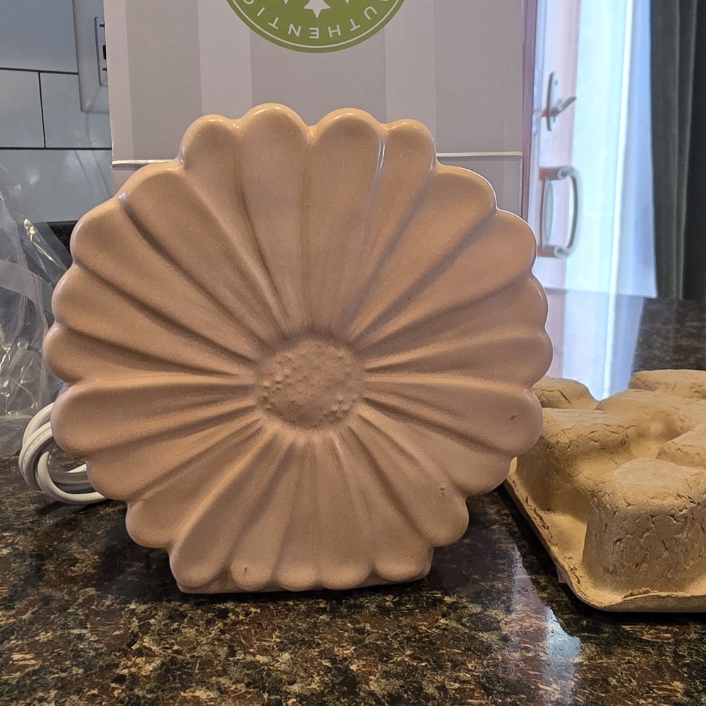 Scentsy Pink Floral Ceramic Warmer